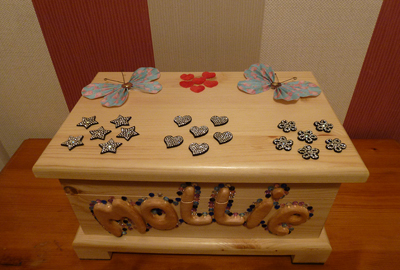 The 'Bling and Butterflies' themed box